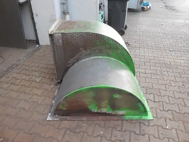 Ausgebauter Siebkorb aus Lochblech nach der Instandsetzung